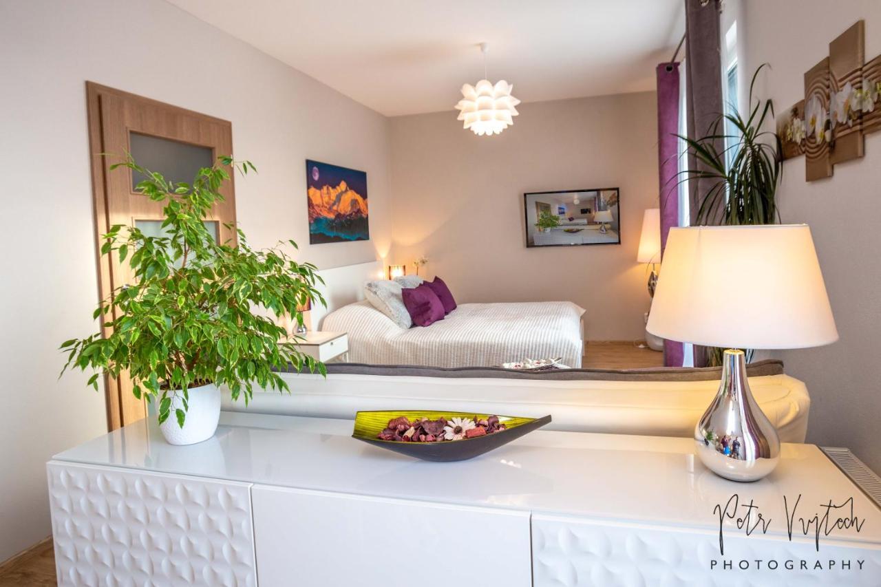Luxurious, Lovely And Romantic Apartment In Tábor Extérieur photo